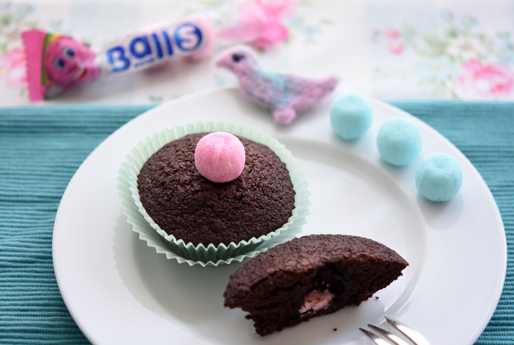 ueberraschungs-cupcakes rosa bonbon