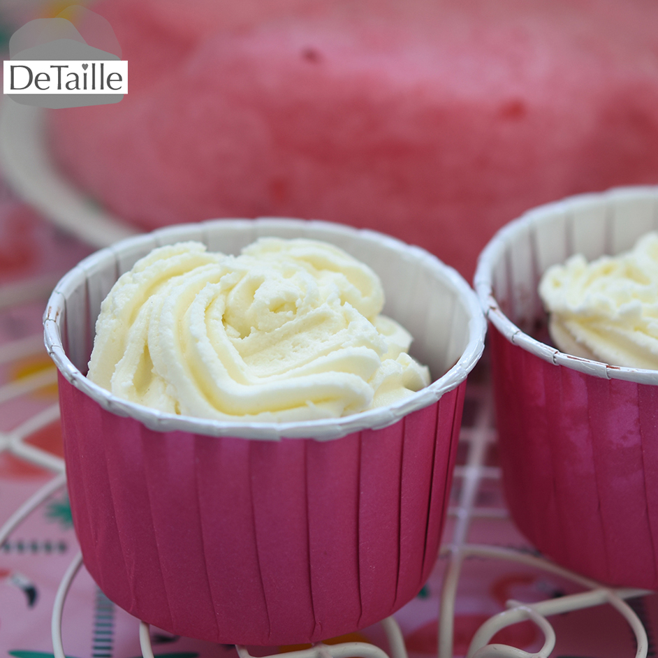 Pink-Velvet-Cupcakes mit Buttercreme